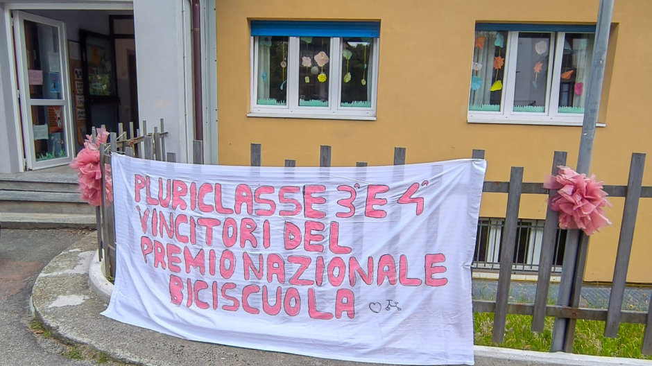 La pluriclasse di Vignone trionfa a BiciScuola: premio nazionale del Giro d’Italia